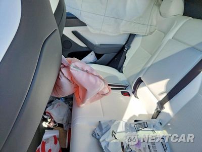 Zdjęcie 10 z 12 samochodu: 2026 TESLA MODEL Y VIN:7SAYGDET6TA712589 - miniatura