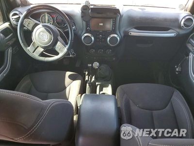 Zdjęcie 8 z 13 samochodu: 2013 JEEP WRANGLER UNLIMITED SAHARA VIN:1C4BJWEG2DL640665 - miniatura