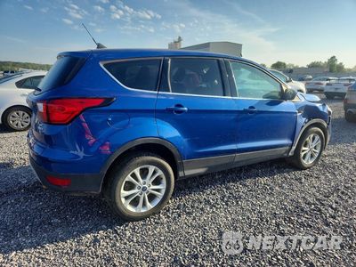 Trzecie zdjęcie samochodu z tyłu: 2019 FORD ESCAPE SE VIN:1FMCU9GD5KUA08343 - miniatura