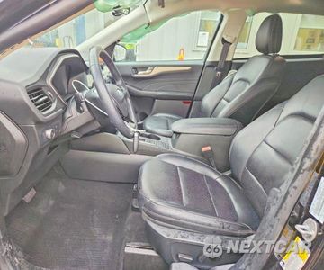 Zdjęcie 7 z 13 samochodu: 2021 FORD ESCAPE SEL VIN:1FMCU9H66MUA44920 - miniatura