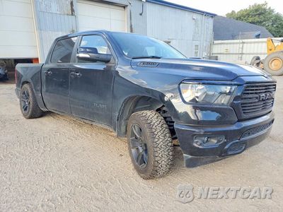 Czwarte zdjęcie samochodu z boku: 2021 RAM 1500 BIG HORN/LONE STAR VIN:1C6SRFFT8MN522829 - miniatura