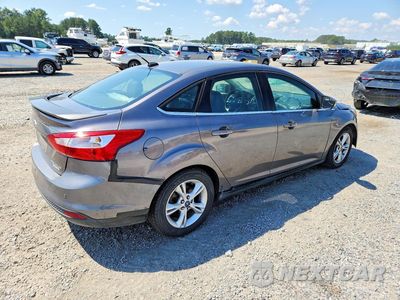Trzecie zdjęcie samochodu z tyłu: 2014 FORD FOCUS TITANIUM VIN:1FADP3J26EL399958 - miniatura