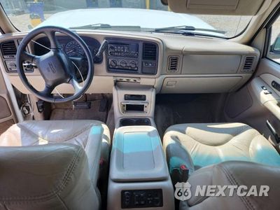Zdjęcie 8 z 13 samochodu: 2002 GMC YUKON XL K1500 VIN:1GKFK16Z12J267584 - miniatura