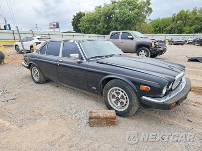 Czwarte zdjęcie samochodu z boku: 1984 JAGUAR XJ6 VIN:SAJAV1340EC375565 - miniatura