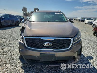 Piąte zdjęcie samochodu w środku: 2019 KIA SORENTO LX VIN:5XYPG4A35KG439492 - miniatura