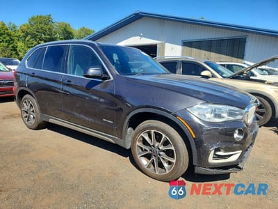 Czwarte zdjęcie samochodu z boku: 2017 BMW X5 XDRIVE35I VIN:5UXKR0C58H0U50575 - miniatura