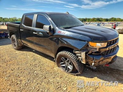 Czwarte zdjęcie samochodu z boku: 2021 CHEVROLET SILVERADO VIN:3GCPYCEL7MG167694 - miniatura