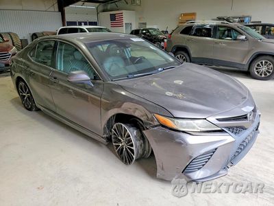 Czwarte zdjęcie samochodu z boku: 2018 TOYOTA CAMRY SE VIN:4T1B11HK1JU569687 - miniatura
