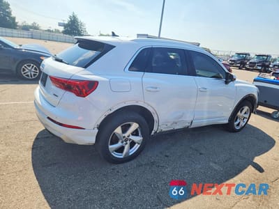 Trzecie zdjęcie samochodu z tyłu: 2022 AUDI Q3 PREMIUM 40 VIN:WA1AUCF33N1148196 - miniatura