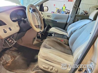 Zdjęcie 7 z 13 samochodu: 2011 TOYOTA SIENNA LE VIN:5TDKK3DC0BS006616 - miniatura