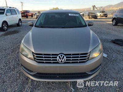 Piąte zdjęcie samochodu w środku: 2015 VOLKSWAGEN PASSAT SE VIN:1VWBV7A36FC065841 - miniatura