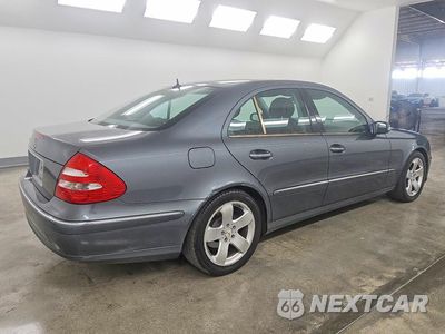 Trzecie zdjęcie samochodu z tyłu: 2006 MERCEDES-BENZ E 500 VIN:WDBUF70J86A813282 - miniatura