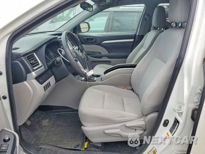 Zdjęcie 7 z 14 samochodu: 2019 TOYOTA HIGHLANDER LE VIN:5TDBZRFH1KS739247 - miniatura