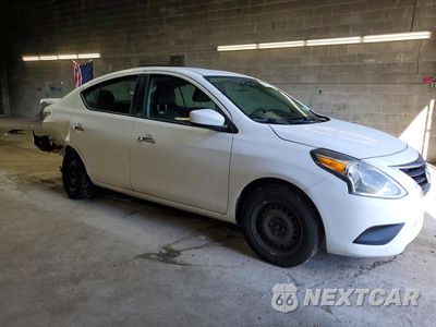Czwarte zdjęcie samochodu z boku: 2019 NISSAN VERSA SV VIN:3N1CN7AP2KL874295 - miniatura