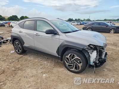 Czwarte zdjęcie samochodu z boku: 2026 HYUNDAI KONA SEL PREMIUM VIN:KM8HD3A3XTU477755 - miniatura