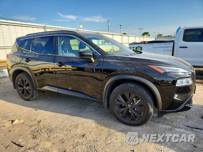 Czwarte zdjęcie samochodu z boku: 2023 NISSAN ROGUE SV VIN:JN8BT3BB8PW200653 - miniatura