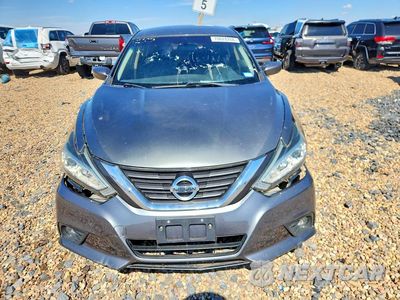 Piąte zdjęcie samochodu w środku: 2017 NISSAN ALTIMA 2.5 SR VIN:1N4AL3AP3HC493794 - miniatura