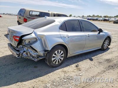Trzecie zdjęcie samochodu z tyłu: 2020 TOYOTA CAMRY LE VIN:4T1C31AK0LU522758 - miniatura