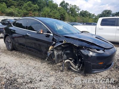 Czwarte zdjęcie samochodu z boku: 2019 TESLA MODEL 3 VIN:5YJ3E1EA1KF410705 - miniatura