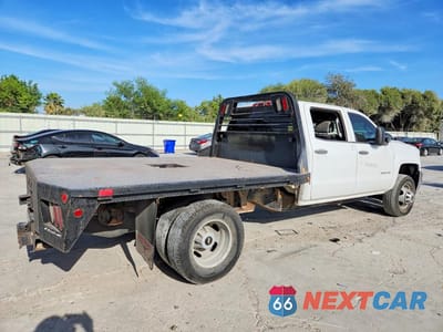 Trzecie zdjęcie samochodu z tyłu: 2017 CHEVROLET SILVERADO C3500 VIN:1GB4CYCG4HF108859 - miniatura
