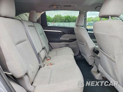 Zdjęcie 11 z 13 samochodu: 2017 TOYOTA HIGHLANDER LE VIN:5TDZARFH6HS025046 - miniatura