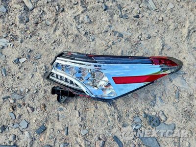 Zdjęcie 13 z 14 samochodu: 2019 TOYOTA CAMRY HYBRID XLE VIN:4T1B21HK5KU518966 - miniatura
