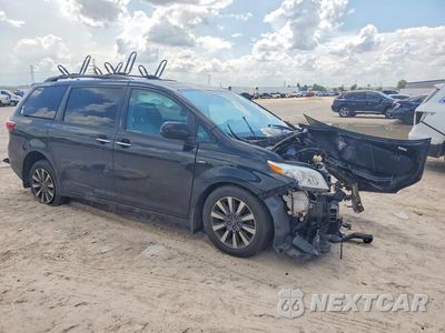 Czwarte zdjęcie samochodu z boku: 2018 TOYOTA SIENNA XLE 7-PASSENGER VIN:5TDDZ3DC2JS205072 - miniatura