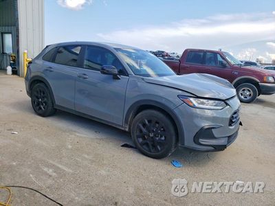 Czwarte zdjęcie samochodu z boku: 2025 HONDA HR-V SPORT VIN:3CZRZ1H54SM750594 - miniatura