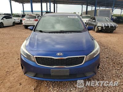 Piąte zdjęcie samochodu w środku: 2018 KIA FORTE LX VIN:3KPFL4A77JE197858 - miniatura