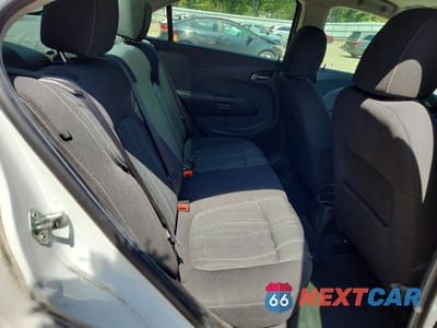 Zdjęcie 10 z 12 samochodu: 2018 CHEVROLET SONIC LT VIN:1G1JD5SH1J4119736 - miniatura