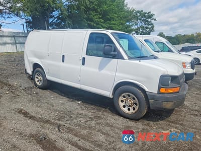 Czwarte zdjęcie samochodu z boku: 2014 CHEVROLET EXPRESS 1500 CARGO DELIVERY VAN VIN:1GCSGAFX4E1109268 - miniatura