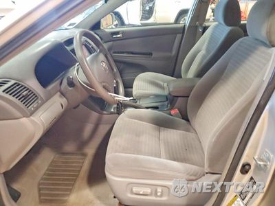 Zdjęcie 7 z 12 samochodu: 2005 TOYOTA CAMRY LE VIN:4T1BE32K85U942075 - miniatura