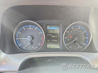 Zdjęcie 9 z 12 samochodu: 2017 TOYOTA RAV4 LE VIN:JTMBFREV5HJ108250 - miniatura