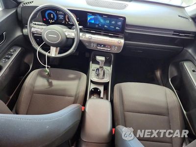 Zdjęcie 8 z 12 samochodu: 2025 HYUNDAI KONA SEL VIN:KM8HBCAB5SU300848 - miniatura