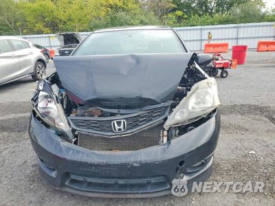 Piąte zdjęcie samochodu w środku: 2013 HONDA FIT SPORT VIN:JHMGE8G55DC056972 - miniatura