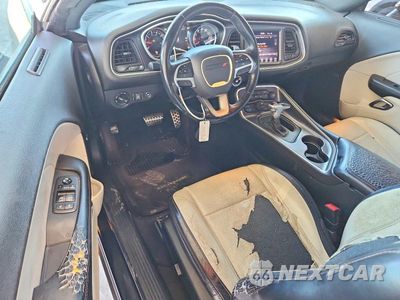 Zdjęcie 8 z 12 samochodu: 2017 DODGE CHALLENGER SXT VIN:2C3CDZAG5HH558505 - miniatura