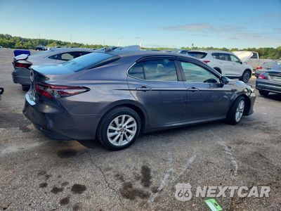 Trzecie zdjęcie samochodu z tyłu: 2022 TOYOTA CAMRY LE VIN:4T1C11AK2NU631702 - miniatura