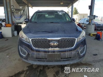Piąte zdjęcie samochodu w środku: 2016 KIA SORENTO LX V6 VIN:5XYPG4A56GG011195 - miniatura