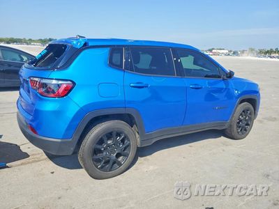 Trzecie zdjęcie samochodu z tyłu: 2025 JEEP COMPASS LATITUDE VIN:3C4NJDBN3ST567456 - miniatura