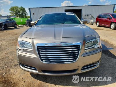 Piąte zdjęcie samochodu w środku: 2014 CHRYSLER 300 VIN:2C3CCAAG1EH141852 - miniatura