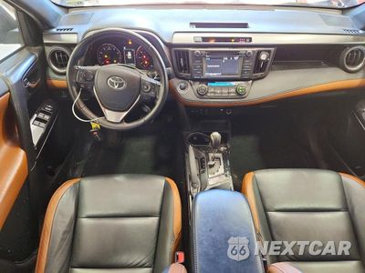 Zdjęcie 8 z 13 samochodu: 2018 TOYOTA RAV4 SE VIN:JTMJFREV3JJ743758 - miniatura