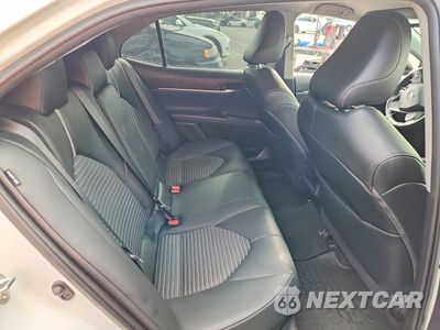 Zdjęcie 10 z 12 samochodu: 2022 TOYOTA CAMRY HYBRID SE NIGHTSHADE VIN:4T1G31AKXNU033336 - miniatura