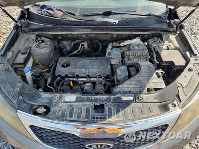 Zdjęcie 11 z 12 samochodu: 2011 KIA SORENTO LX VIN:5XYKTCA12BG144042 - miniatura