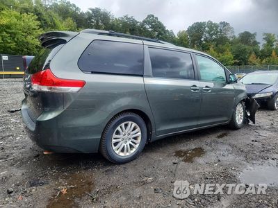 Trzecie zdjęcie samochodu z tyłu: 2013 TOYOTA SIENNA XLE 8-PASSENGER VIN:5TDYK3DC7DS382727 - miniatura