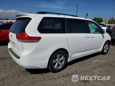 Trzecie zdjęcie samochodu z tyłu: 2011 TOYOTA SIENNA LE VIN:5TDKK3DC2BS085948 - miniatura