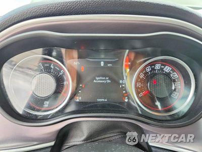 Zdjęcie 9 z 12 samochodu: 2019 DODGE CHALLENGER SXT VIN:2C3CDZAG3KH560647 - miniatura
