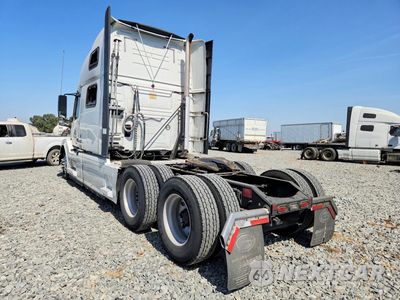 Drugie zdjęcie samochodu z przodu: 2016 VOLVO VNL SEMI TRUCK VIN:4V4NC9EJ1GN948699 - miniatura