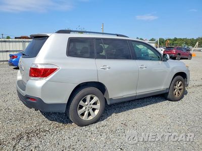 Trzecie zdjęcie samochodu z tyłu: 2013 TOYOTA HIGHLANDER PLUS VIN:5TDBK3EHXDS212121 - miniatura