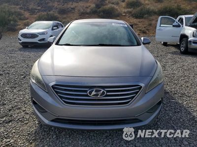 Piąte zdjęcie samochodu w środku: 2016 HYUNDAI SONATA SE VIN:5NPE24AF2GH303661 - miniatura