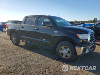 Czwarte zdjęcie samochodu z boku: 2013 TOYOTA TUNDRA CREWMAX SR5 VIN:5TFDY5F14DX319373 - miniatura